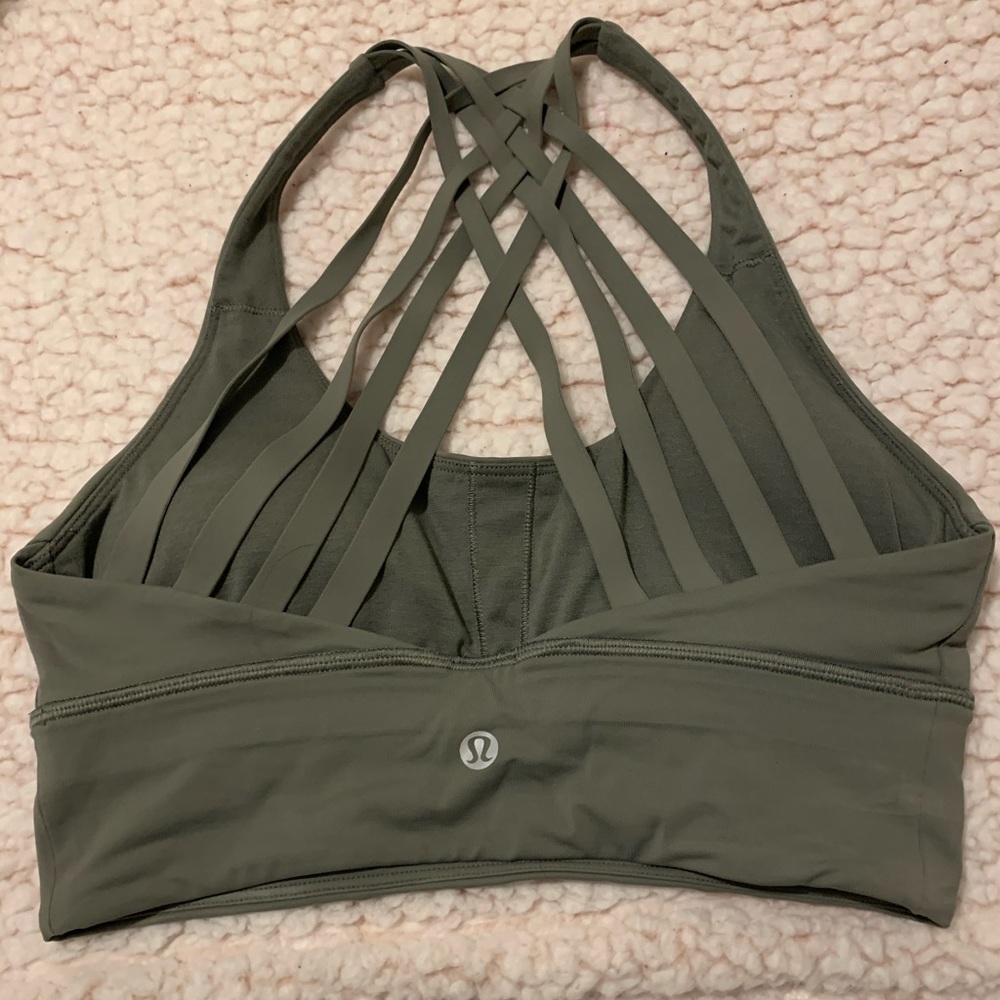 LULULEMON size 4 sports bra